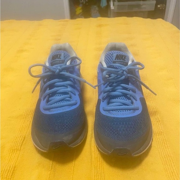 Nike runners - Picture 2 of 4